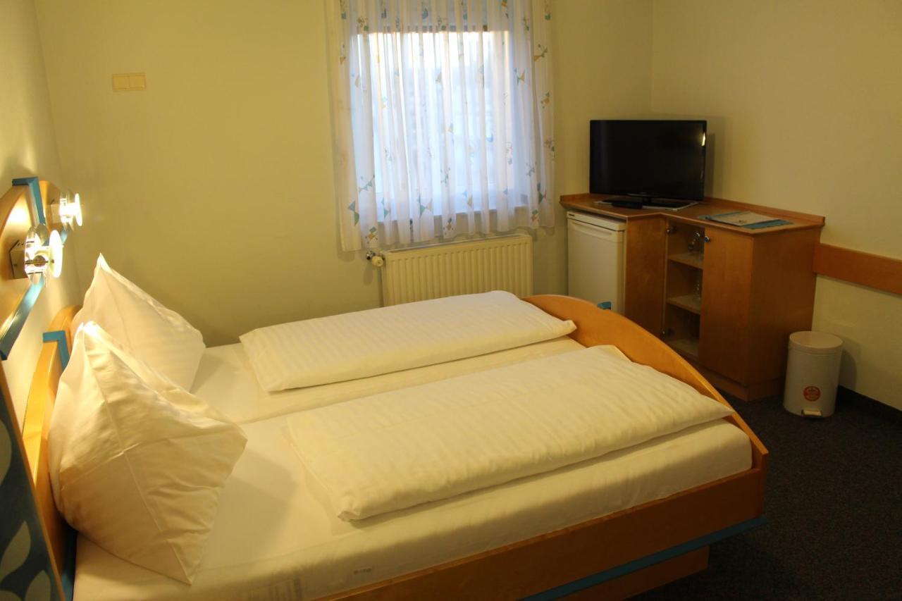 Pension Traude Graz Exterior photo