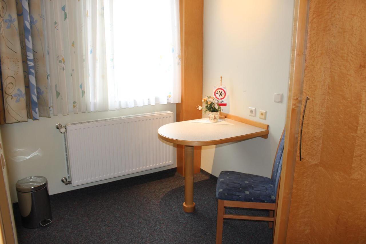 Pension Traude Graz Exterior photo