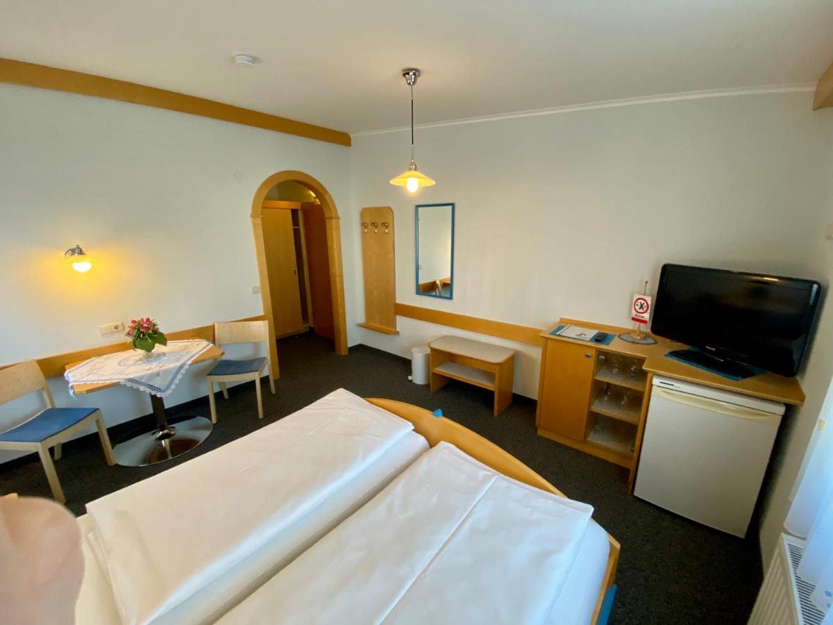 Pension Traude Graz Exterior photo